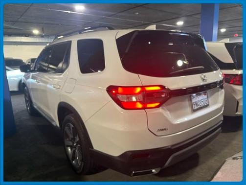 Platinum White Pearl 2025 Honda Pilot