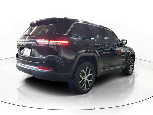 Diamond Black 2023 Jeep Grand Cherokee Limited