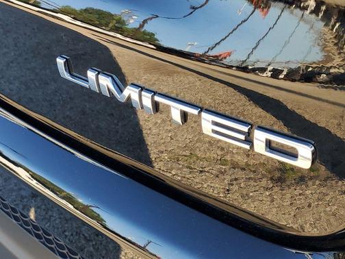 Diamond Black 2025 Jeep Compass Limited