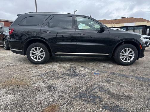 DB Black Crystal Clearcoat 2024 Dodge Durango SXT