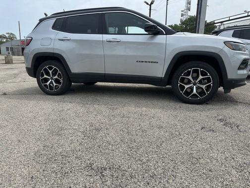 Silver Zynith 2025 Jeep Compass Limited
