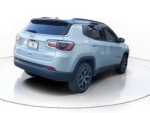 Silver Zynith 2025 Jeep Compass Limited
