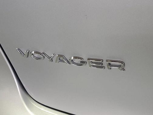 Silver Mist Clearcoat 2023 Chrysler Voyager LX