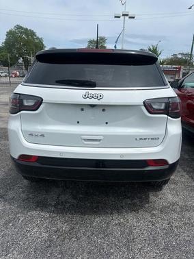 Bright White Clearcoat 2024 Jeep Compass Limited