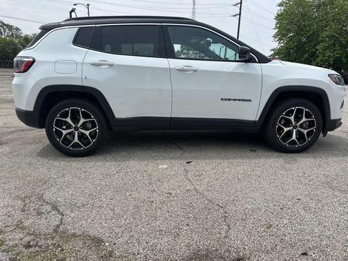 Bright White Clearcoat 2025 Jeep Compass Limited