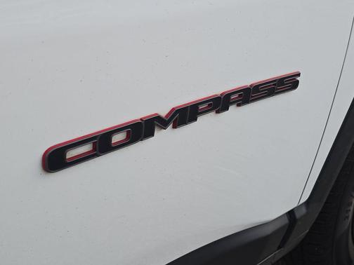 Bright White Clearcoat 2022 Jeep Compass Trailhawk