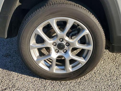 Silver Zynith 2025 Jeep Compass Limited