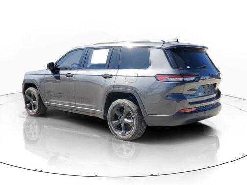 Metallic 2022 Jeep Grand Cherokee L Laredo