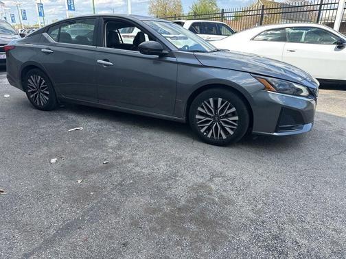 Gun Metallic 2025 Nissan Altima SV