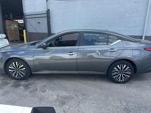 Gun Metallic 2025 Nissan Altima SV