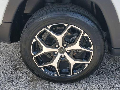 Bright White Clearcoat 2025 Jeep Compass Limited