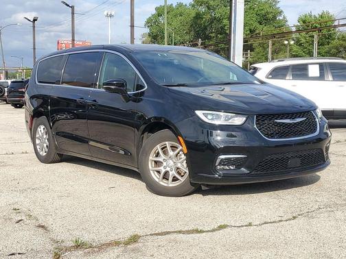 Diamond Black 2025 Chrysler Pacifica Select