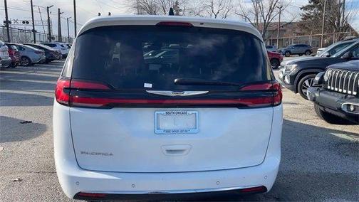 2024 Chrysler Pacifica Touring-L