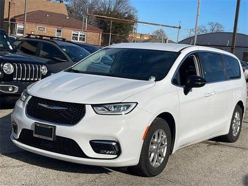 2024 Chrysler Pacifica Touring-L