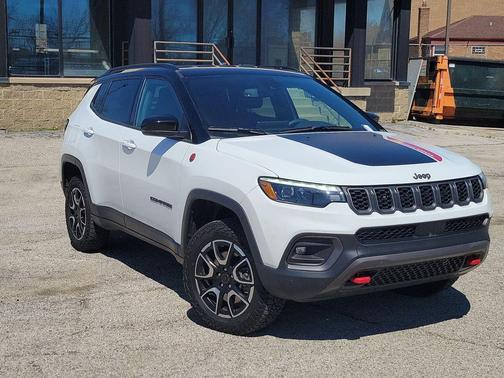 Bright White Clearcoat 2025 Jeep Compass Trailhawk