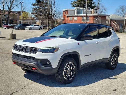 Bright White Clearcoat 2025 Jeep Compass Trailhawk