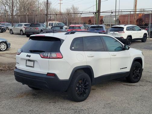 2023 Jeep Cherokee Altitude Lux