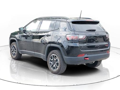 Diamond Black 2024 Jeep Compass Trailhawk