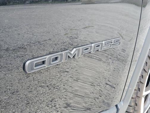 Diamond Black 2024 Jeep Compass Trailhawk