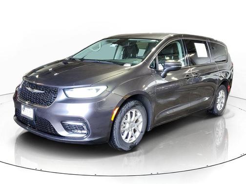 Granite Crystal Clearcoat Metallic 2023 Chrysler Pacifica Touring-L