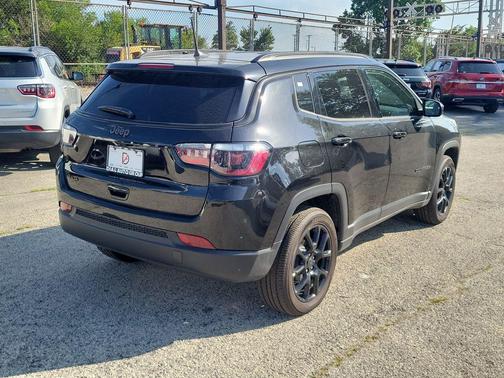 Diamond Black 2026 Jeep Compass Latitude