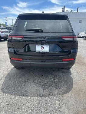Diamond Black 2024 Jeep Grand Cherokee Laredo
