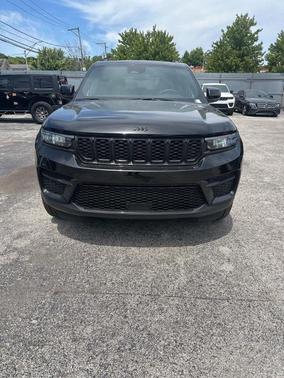 Diamond Black 2024 Jeep Grand Cherokee Laredo