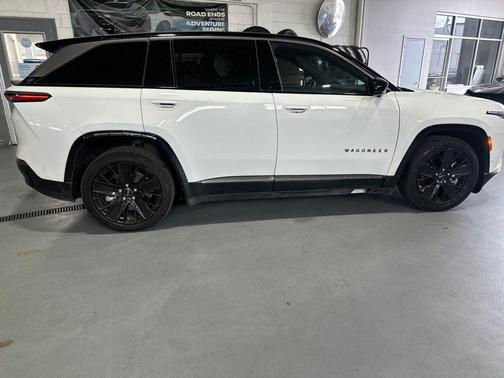 Bright White Clearcoat 2024 Jeep Wagoneer S Launch Edition