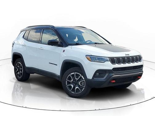 Bright White Clearcoat 2024 Jeep Compass Trailhawk