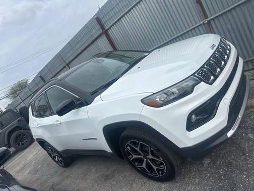 Bright White Clearcoat 2025 Jeep Compass Limited