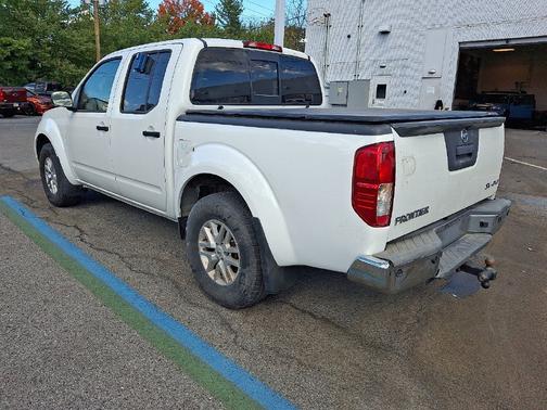 White 2018 Nissan Frontier SV