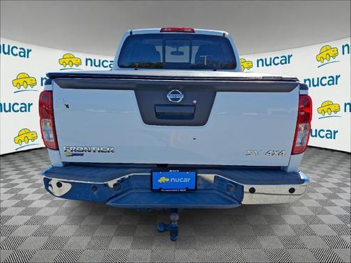 White 2018 Nissan Frontier SV