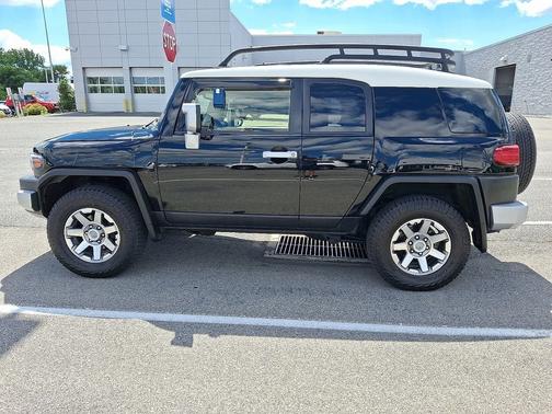 Black 2014 Toyota FJ Cruiser Base