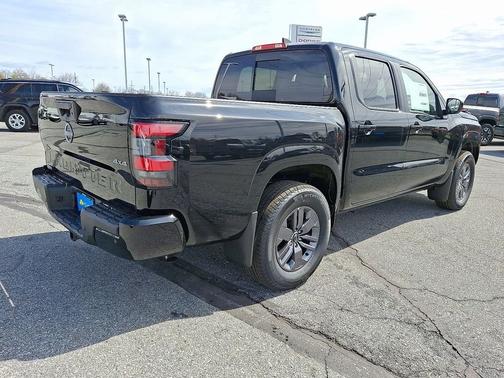 Super Black 2026 Nissan Frontier Crew Cab SV