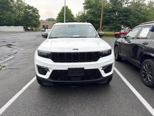 White 2023 Jeep Grand Cherokee Limited