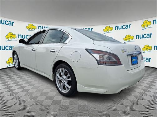 White 2014 Nissan Maxima 3.5 S