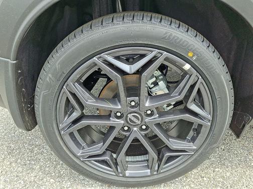 Gun Metallic 2026 Nissan Kicks SR