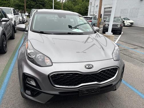 Gray 2022 Kia Sportage LX
