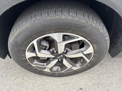 Gray 2022 Kia Sportage LX