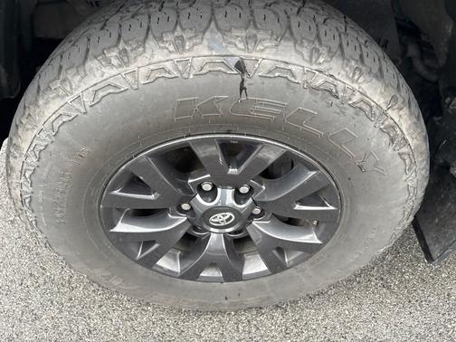 Silver 2021 Toyota Tacoma SR5