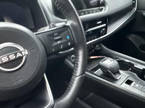White 2022 Nissan Rogue Platinum