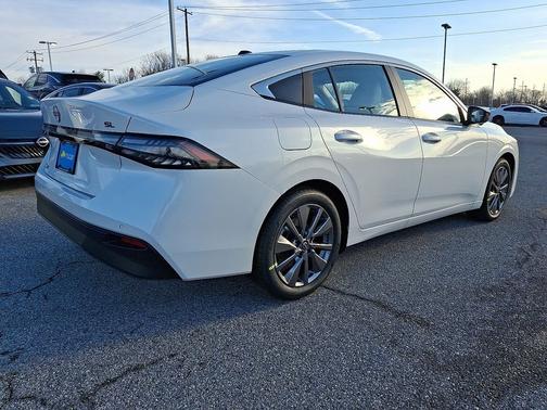 Aspen White TriCoat 2026 Nissan Sentra SL