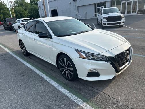 White 2019 Nissan Altima 2.5 SR