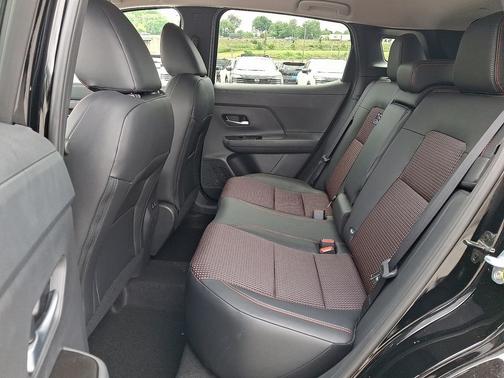 Super Black 2026 Nissan Kicks SR