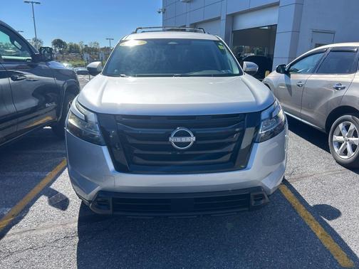 Silver 2022 Nissan Pathfinder SV