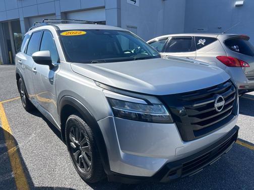 Silver 2022 Nissan Pathfinder SV