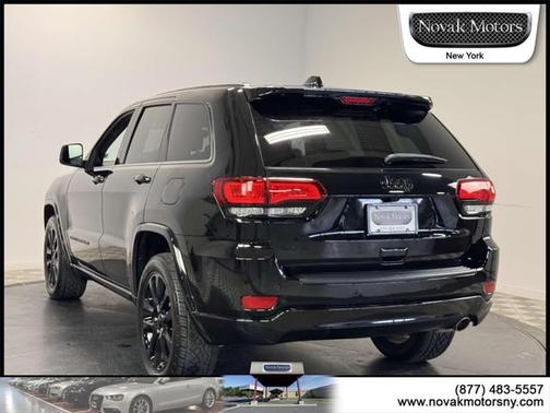 2022 Jeep Grand Cherokee Laredo