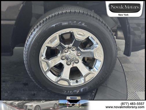 Diamond Black Crystal Pearlcoat 2022 RAM 1500 Big Horn/Lone Star