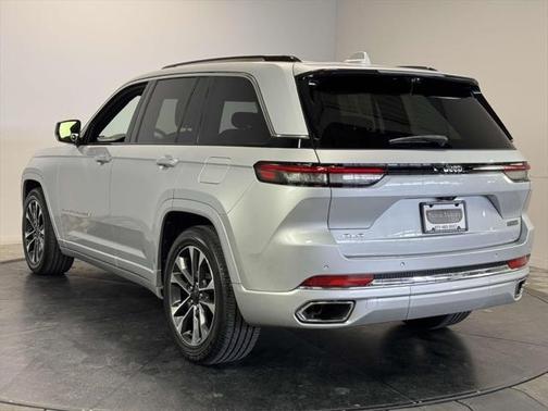2022 Jeep Grand Cherokee Overland