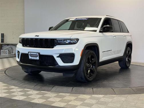 2022 Jeep Grand Cherokee Altitude